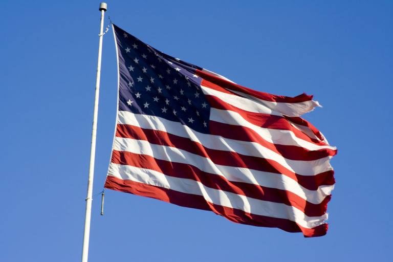 When Should A US Flag be Retired?