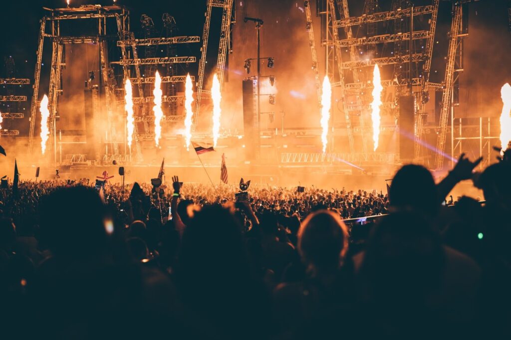 Concert Flags